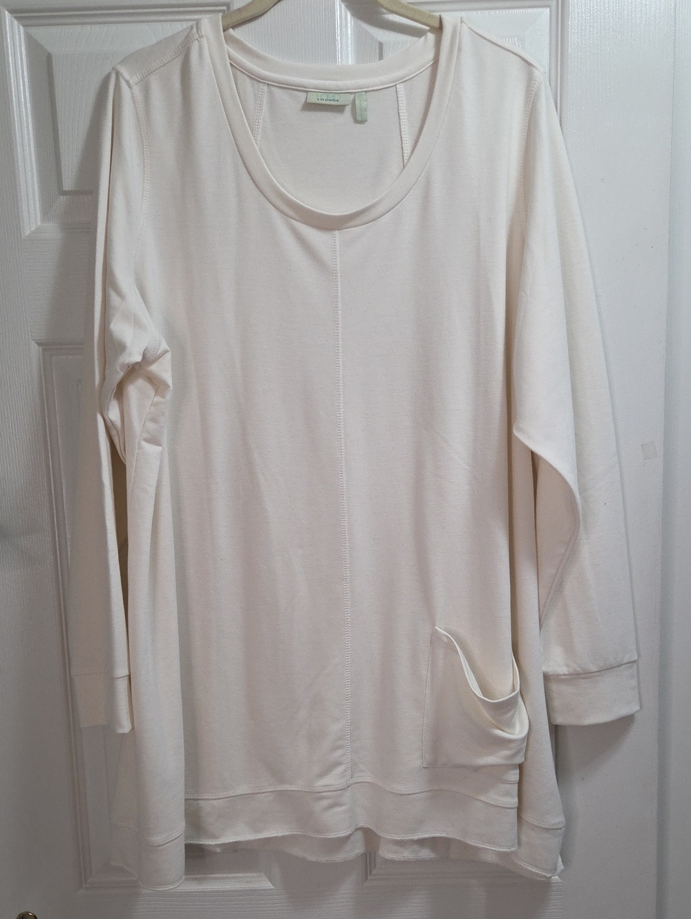 LOGO LOUNGE by Lori Goldstein  Cream Long-Sleeve Pocket Tunic